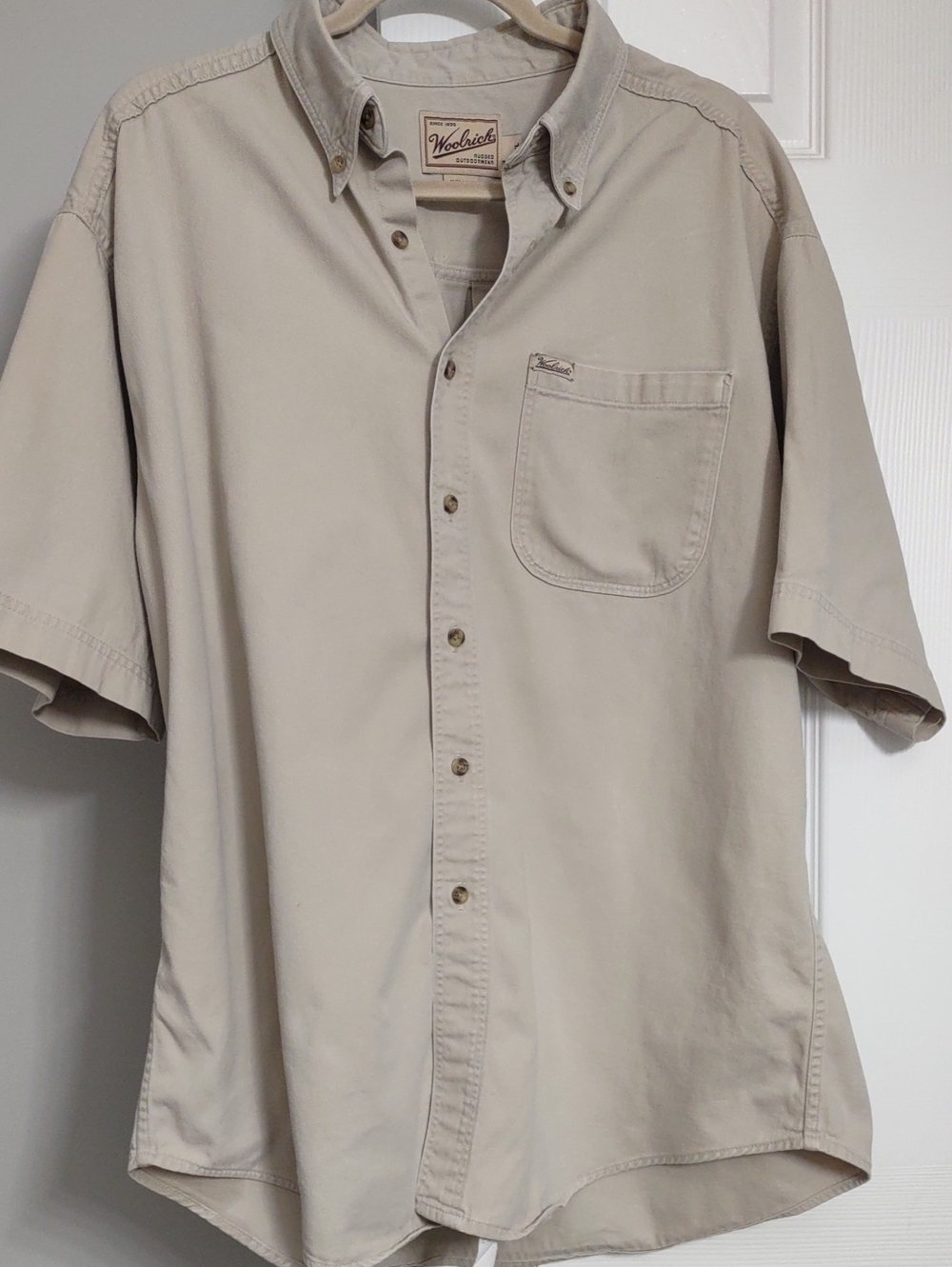 Woolrich Vintage Men's Short-Sleeve Button-Down Beige Shirt. Size XL 100% Cotton